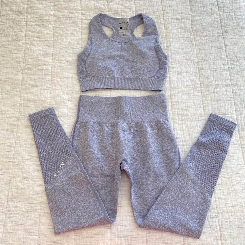 ACTA Seamless Sports Bra & Leggings - Small Purple